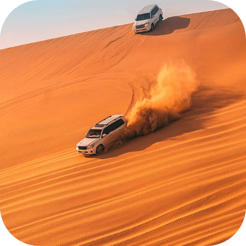 Safari dans le désert avec des 4×4 traversant les dunes de sable